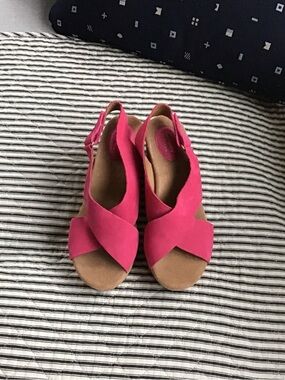 Clarks - New/no box, Annabel Eirwyn Nubuck Leather platform wedge sandals 8M.